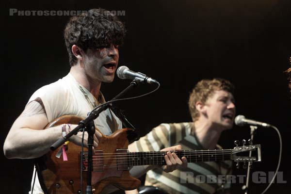 FOALS - 2008-06-28 - EVREUX - Hippodrome Evreux Normandie - Yannis Philippakis - Walter Gervers